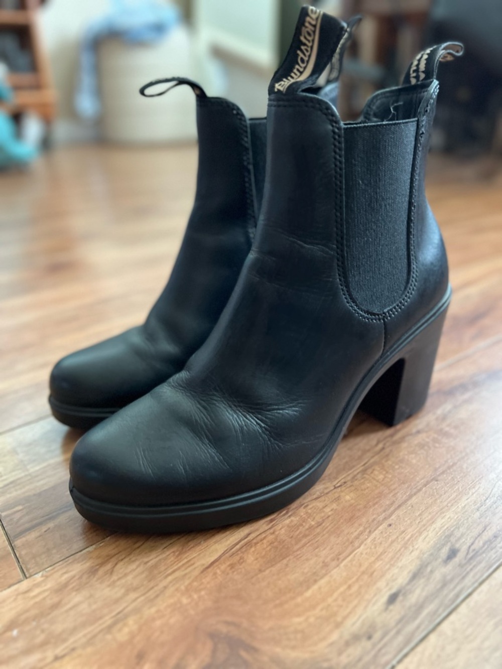 Blundstone Black Leather Ankle Boots with Block Heel - Picture 7 of 9